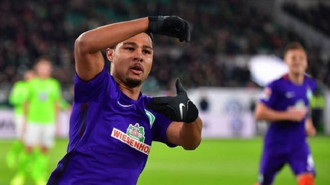 而他又与球 而他又与球